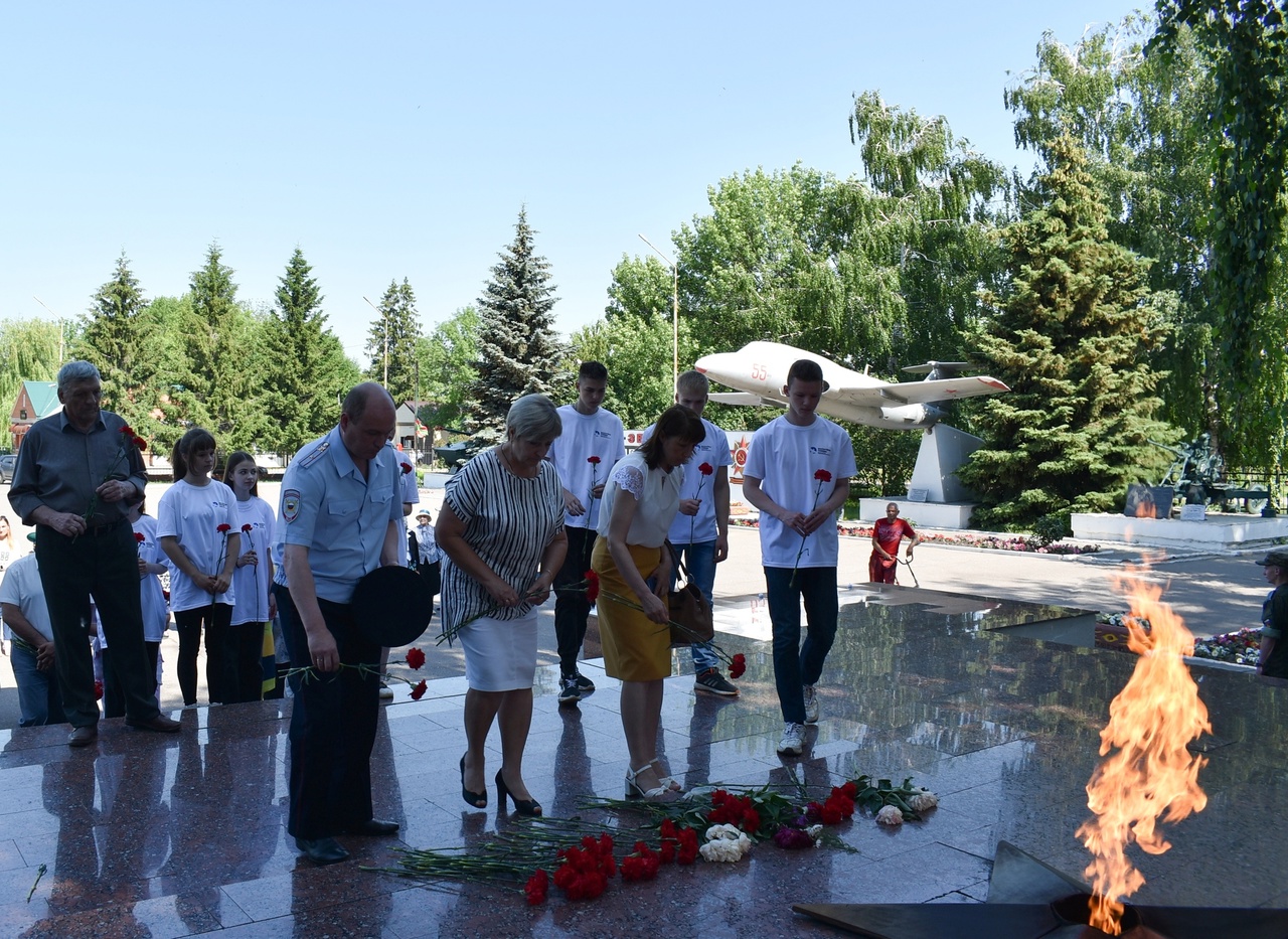 На площади Памяти и Славы состоялся митинг, посвященный Дню памяти и скорби