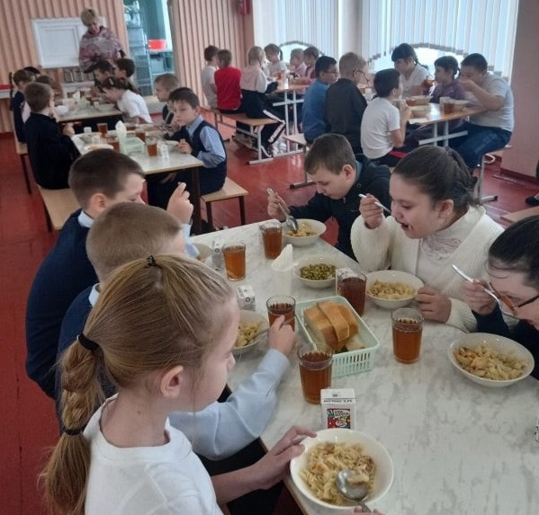 Комиссия прове6рила качество питания в школах №7 и №9