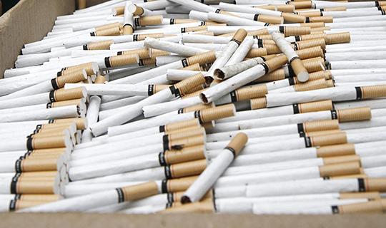 Жительница Ртищева пыталась продать 5 тысяч пачек контрафактных сигарет