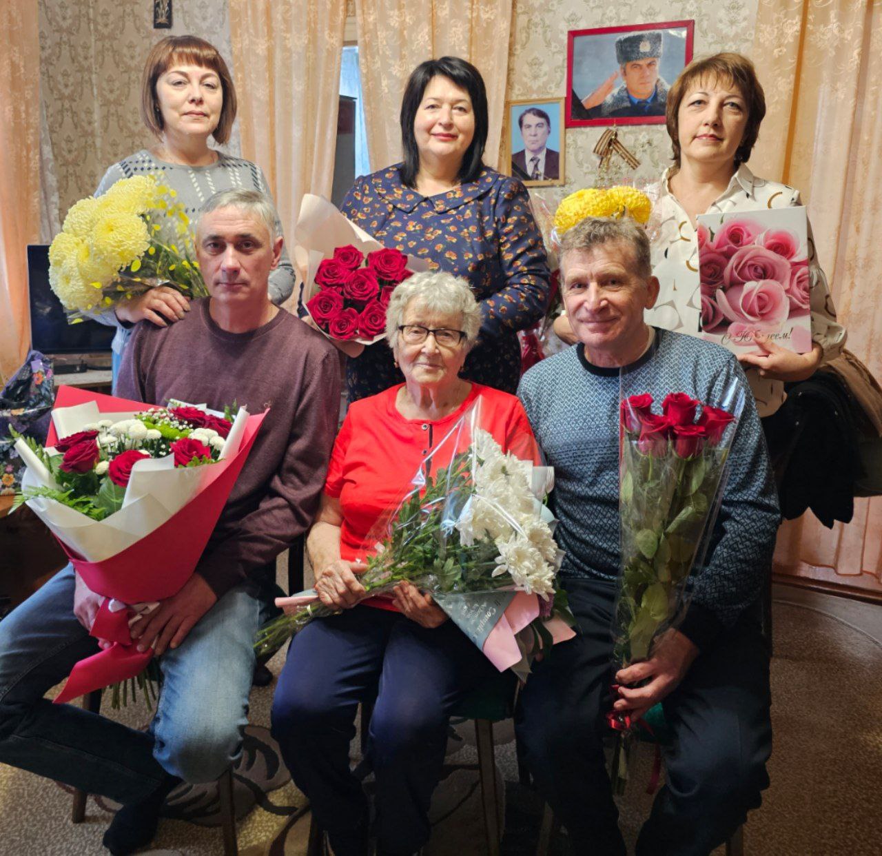 Учительница иностранного языка из Ртищева отпраздновала 90-летний юбилей