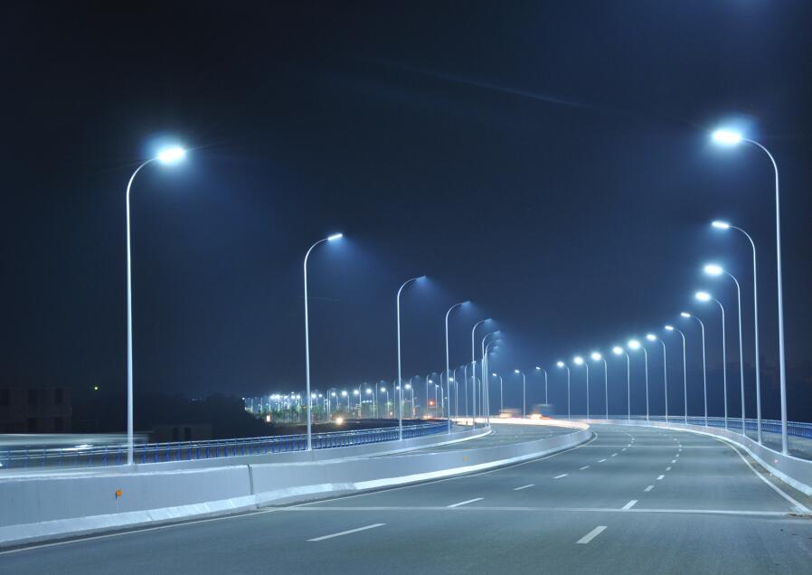 По требованию прокуратуры муниципалитет обязали установить освещение на дорогах
