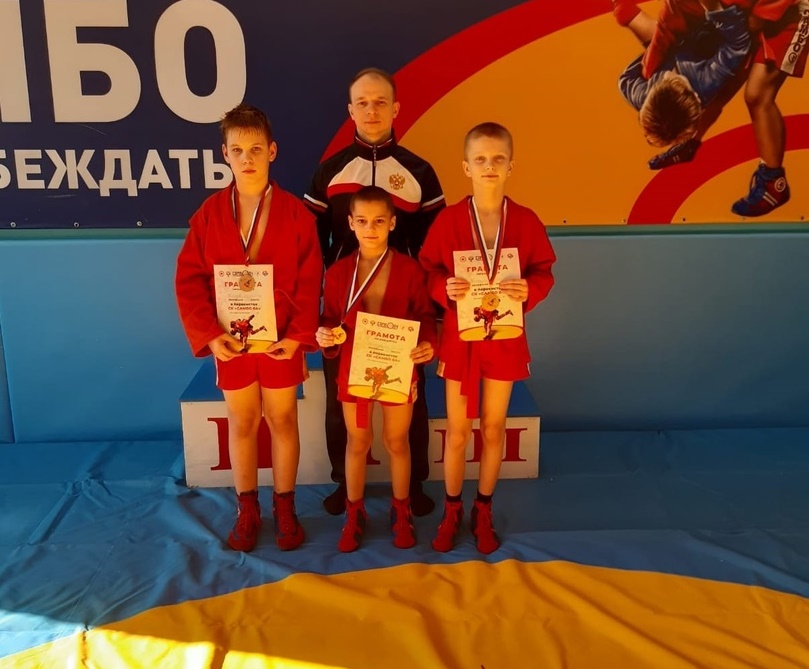 Трое ртищевских самбистов одержали победу на турнире в Саратове